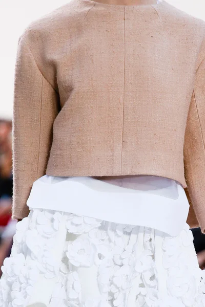 Look 48